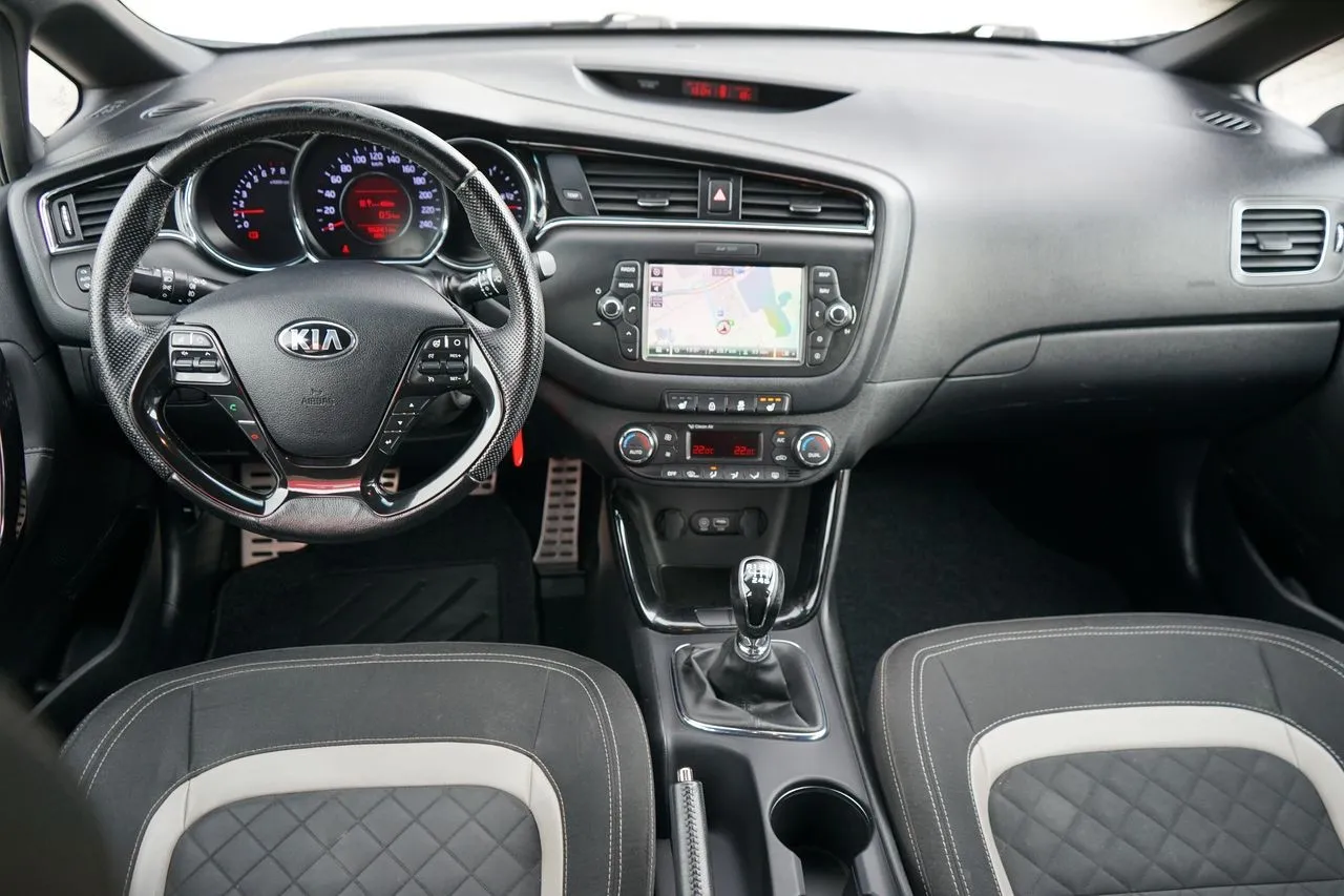 Kia Ceed 1.0 T GT-Line 2-Zonen-Klima...  Image 6