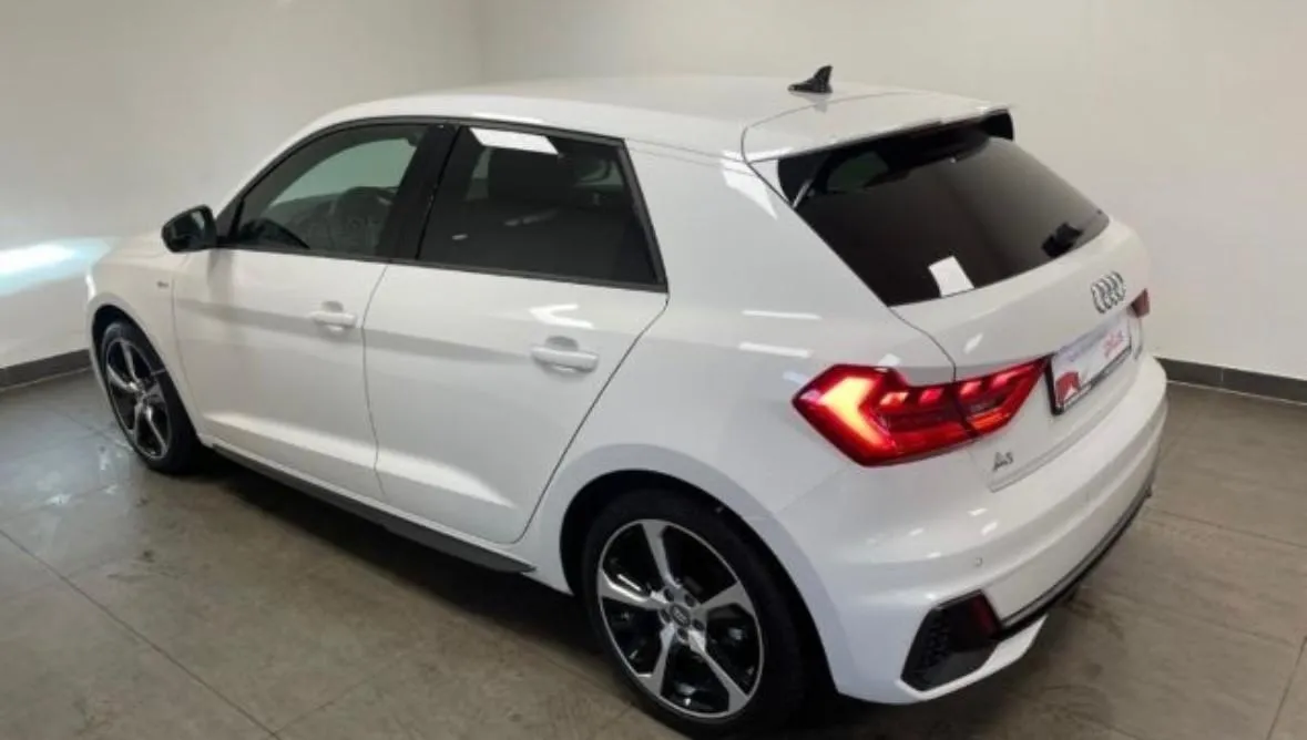 AUDI A1 SPB 30 TFSI S tronic S line edition Image 4